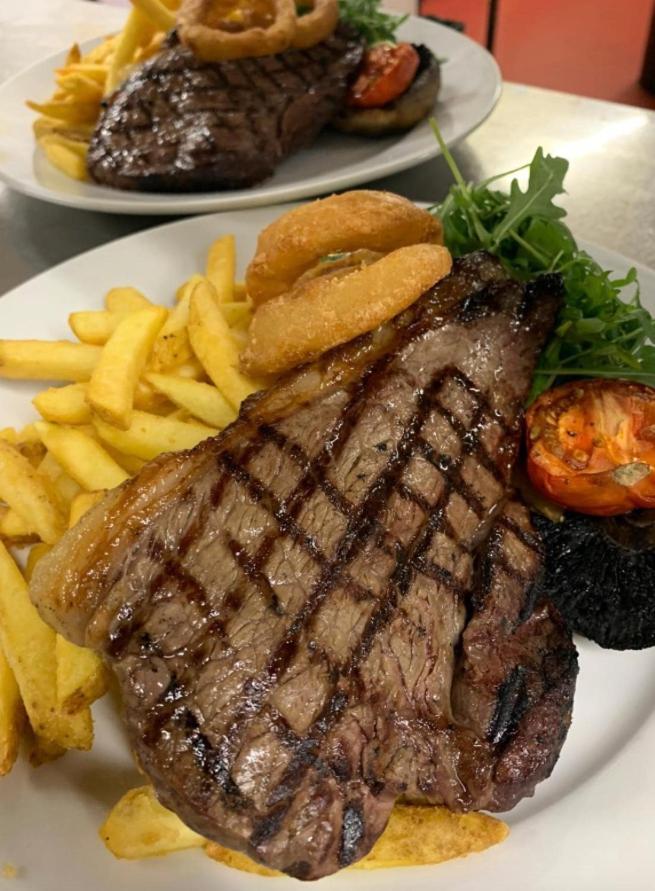 The Red Lion & Cellar Room, Betchworth Luaran gambar