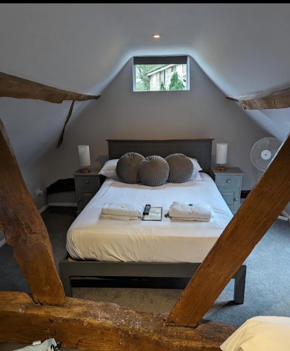 The Red Lion & Cellar Room, Betchworth Luaran gambar