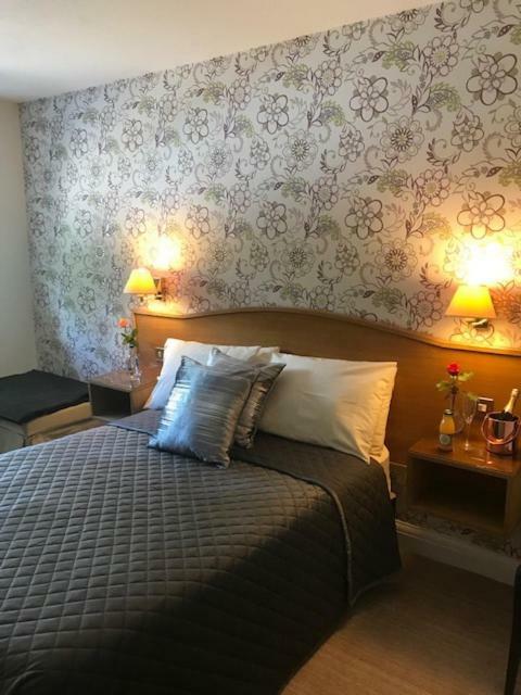 The Red Lion & Cellar Room, Betchworth Luaran gambar